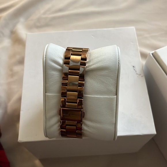 Watch- Michael Kors - Picture 3 of 8